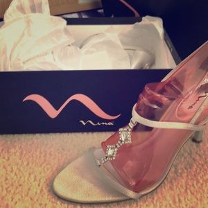 Size 8.5 silver glimmer heel by Nina